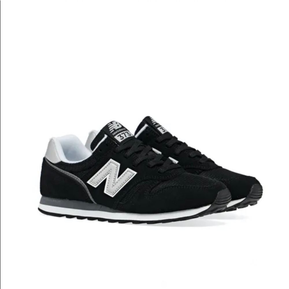 New Balance Women’s Sneakers Sz 37